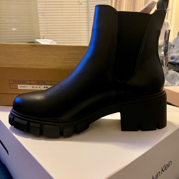 Black Platform Ankle Boots - Picture 5 of 6